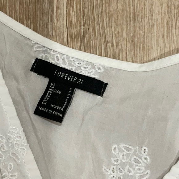 white f21 floral top - Picture 2 of 2